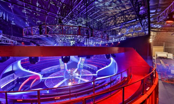 caesars-entertainment-studios_millionaire-set_erik-kabik-credit