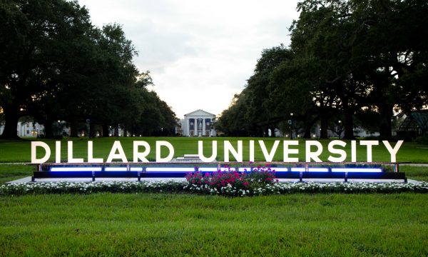 campus-dillard-sign-082020