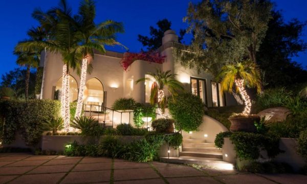 cher_house