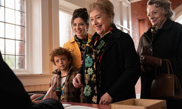 kathy bates, maggie smith, laura linney