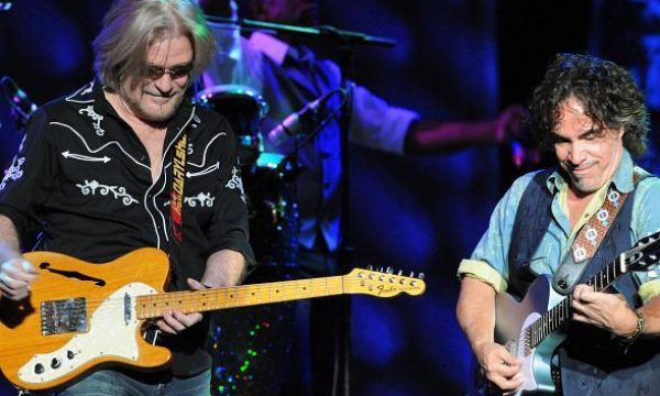 hall-oates_bj8Eu5Y