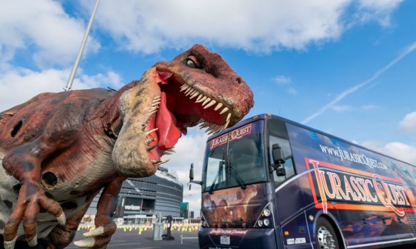 JurassicQuest-bus