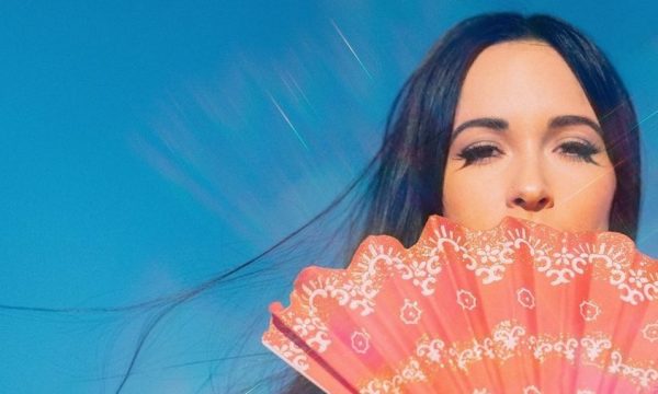 kaceymusgraves_wide-1bdb77008e93a7be636189e8fe42e8e1687771fe-s900-c85