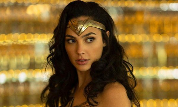 twitter-in-stream-wide-gal-gadot-wonder-woman
